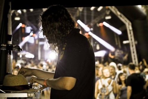 1069974_681423331884441_1864553785_n