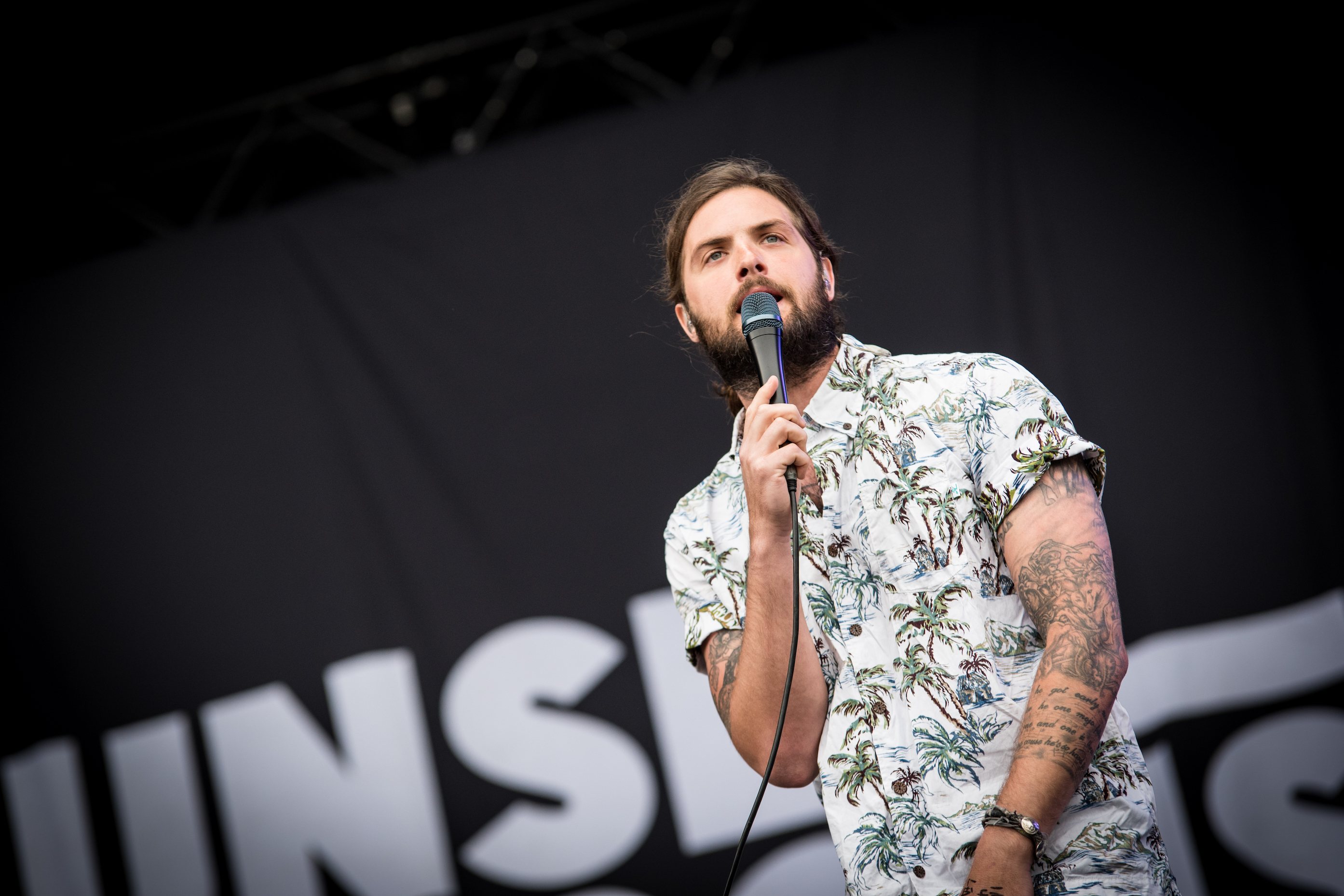 IoW16_Sat_SunsetSons_MainStage_Liz_Murray_Photography_Press-1