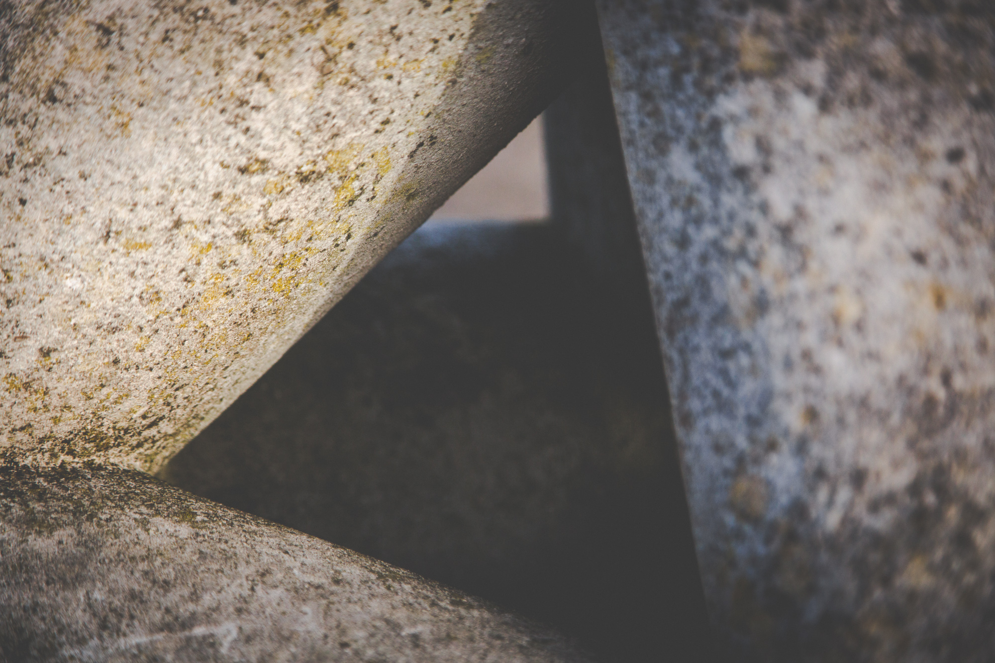 Textures of the Old Portsmouth John Maine sculpture