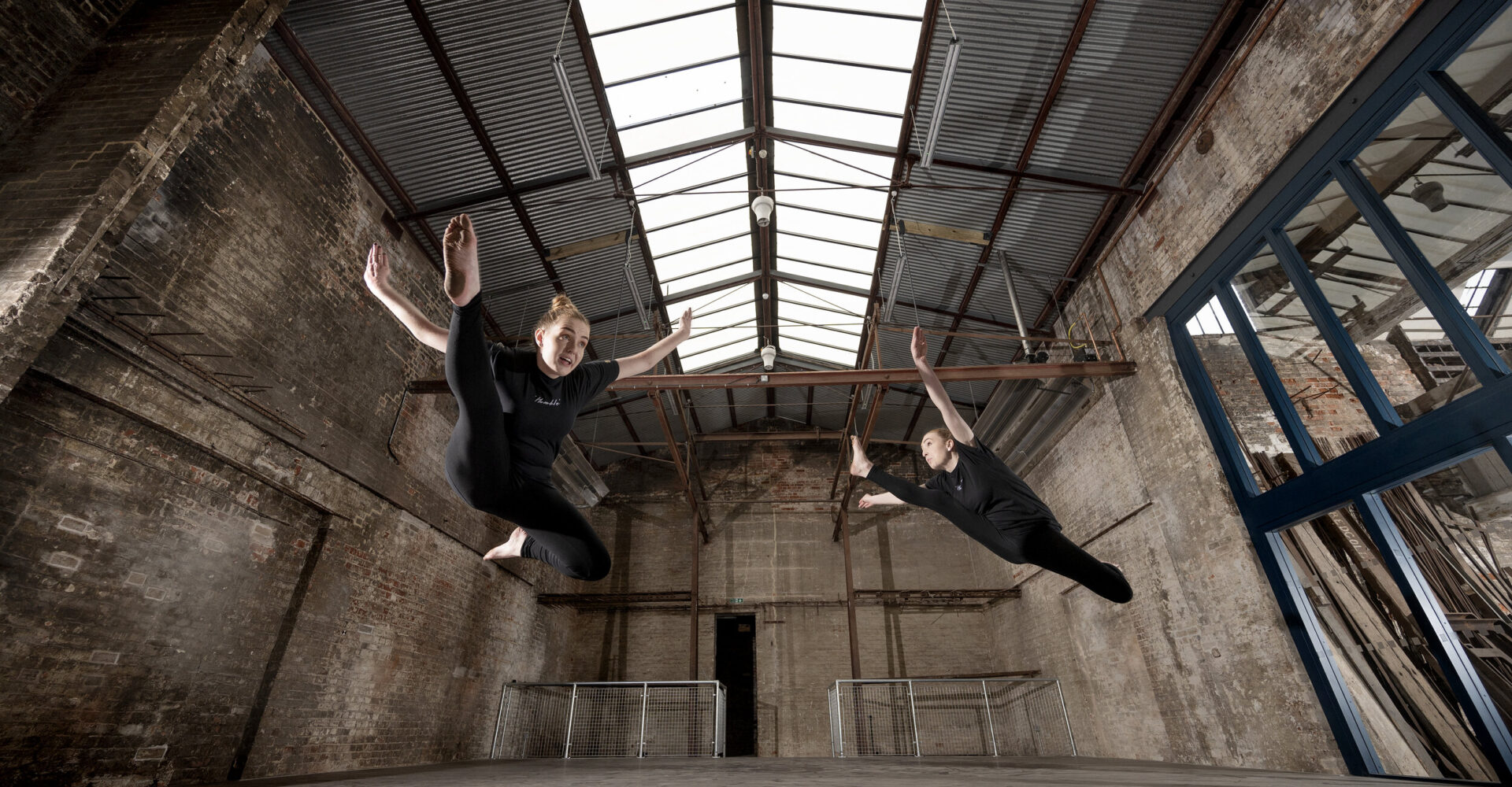 Dancers at Treadgolds by Peter Langdown